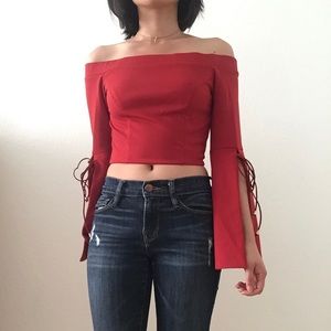 SEEK Off-the-shoulder Top